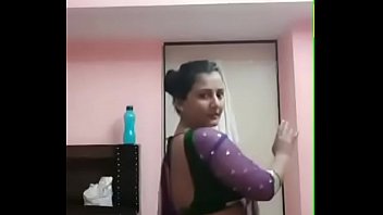 Pooja Bhabhi’s Seductive Dance