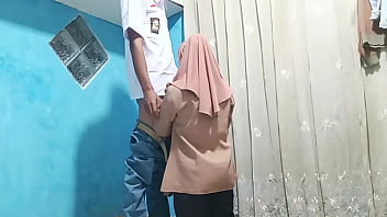 Student Has Affair With Teacher After School