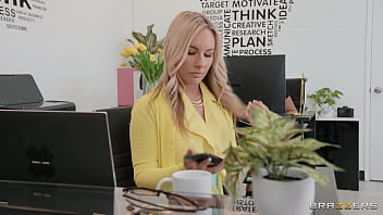Ricky Johnson Catches Bunny Taking Sexy Selfies At Work And Fucks Her – Brazzers