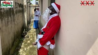 Naive 18yo In Hijab Gets Festive Surprise From Santa Outside School (full Video On Red)