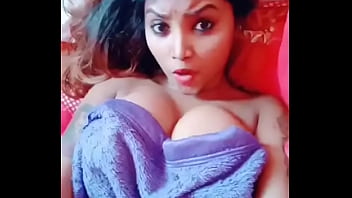 Lucky Elakkia Selfie Shoot Video Goodnight
