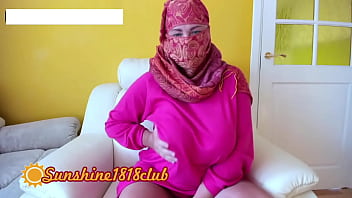 Live Webcam: Arabic Muslim Girl Khalifa At 09:30