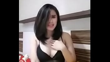 Indonesian Bigo Live Streamer Flaunts Smooth Chest