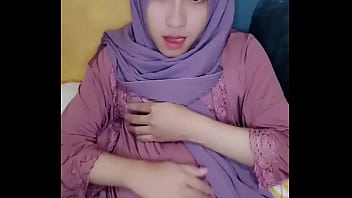 Crossdressing In Hijab Solo
